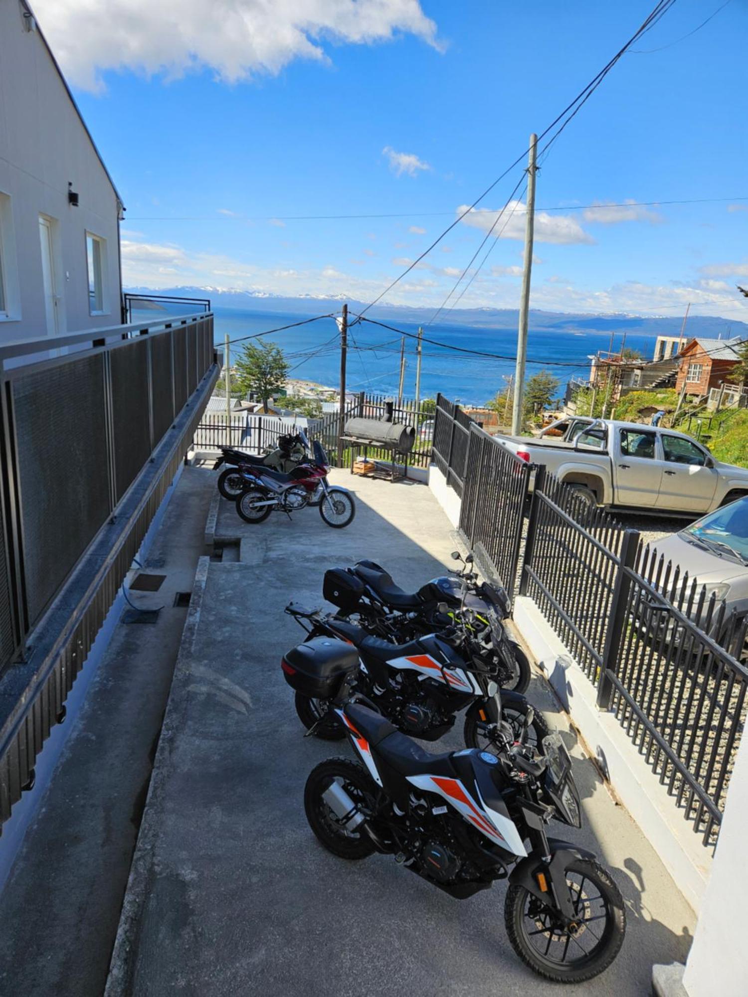 Dpto Amplio Con Vista A La Bahia Apartment Ushuaia Exterior photo