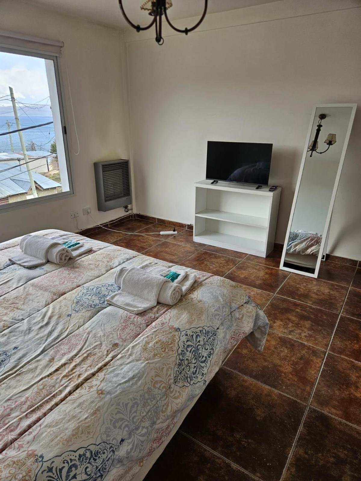 Dpto Amplio Con Vista A La Bahia Apartment Ushuaia Exterior photo